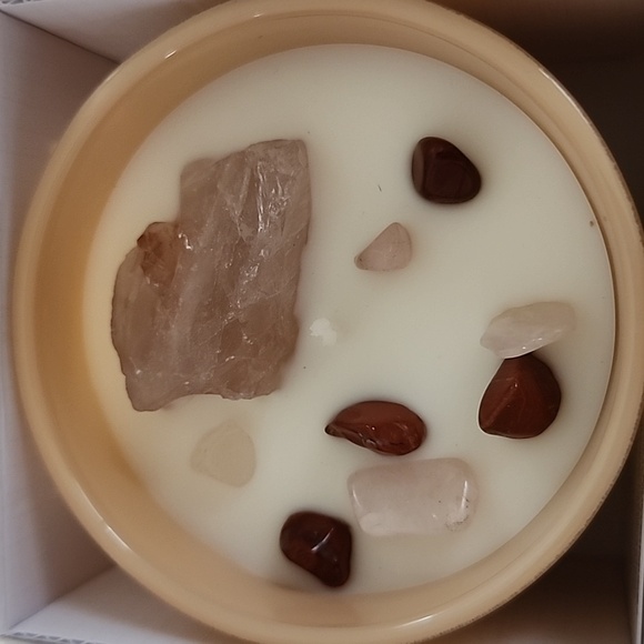 Crystal Infused Coconut Soy Wax Scented Glass Candle Housewarming Gift for Women - Picture 4 of 8